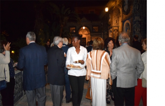 POESIA E CANTO PALACIO FRONTEIRA