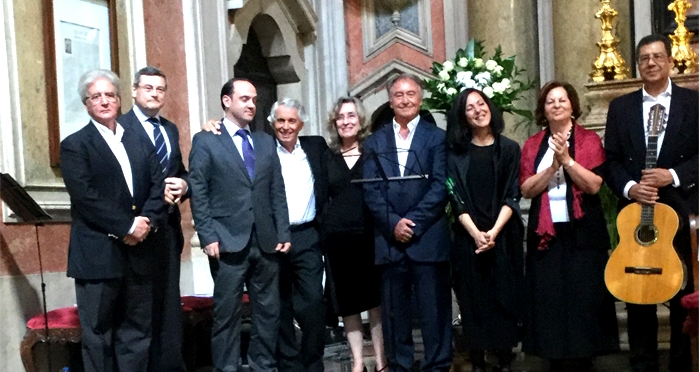 FADO ORACAO --- IGREJA DE SANTO ANTONIO -- LISBOA